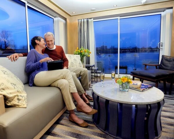 Viking Sjofn - Explorer Suite 4.jpg